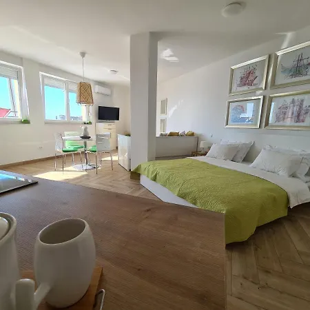 Sea Haven Apartment *